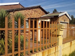 2 Bedroom House in Tshepiso