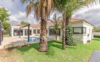 4 Bedroom House in Dainfern Ridge
