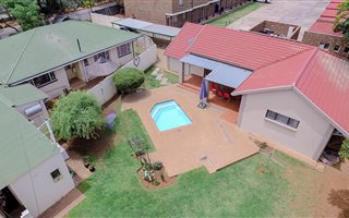 2 Bedroom House in Nimrod Park