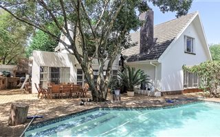 5 Bedroom House in Dan Pienaar