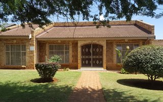 4 Bedroom House in Mohadin