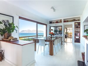 3 Bed House in St James
