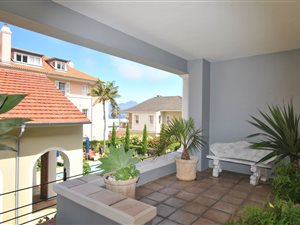 2 Bed Duplex in Kalk Bay