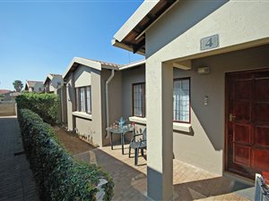 2 Bed Townhouse in Meyersdal