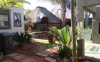 2 Bedroom House in Roodepoort North