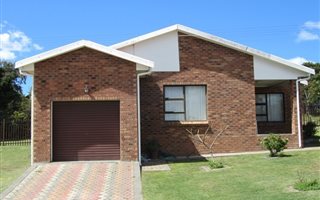 2 Bedroom House in Klein Brak River