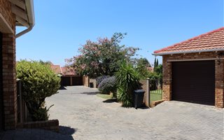 2 Bedroom Simplex in Radiokop