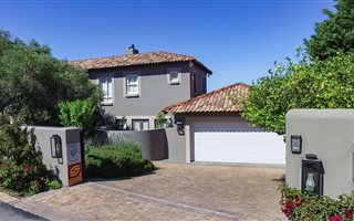 4 Bedroom House in Helderberg Estate