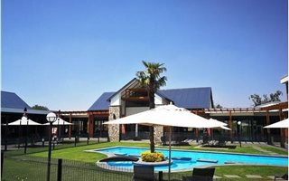 3 Bedroom Apartment in Olivedale