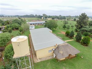 9 Bed House in Eikenhof