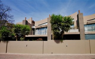 2 Bedroom Apartment in Melrose