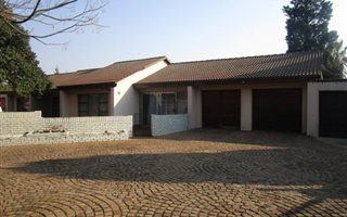 3 Bedroom House in Mayfield Park
