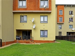 2 Bed Apartment in Erand Gardens