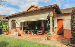 2 Bedroom Simplex in Le Domaine