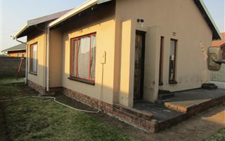 2 Bedroom House in Tsakane