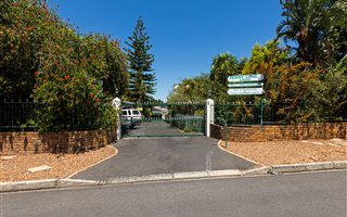 10 Bedroom House in Westridge