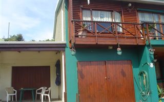 3 Bedroom House in Keurboomstrand