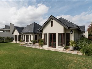4 Bed House in Pearl Valley