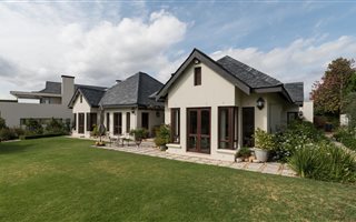 4 Bedroom House in Pearl Valley