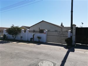 3 Bed House in Sunbird Park