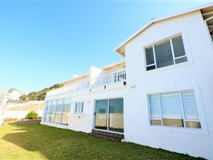6 Bed House in Umdloti Beach
