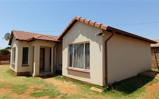 3 Bedroom House in Chantelle