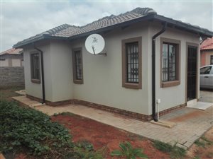 2 Bed House in Akasia