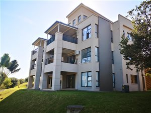 2 Bed Apartment in Palm Lakes Estate