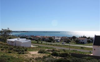 730 m² Land available in Britannica Heights