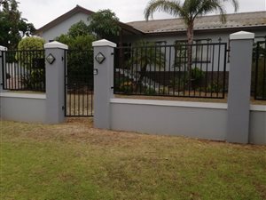 4 Bed House in Panorama