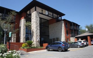 725.52001953125 m² Office Space in Bryanston