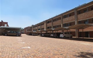 2 Bedroom Apartment in Halfway House