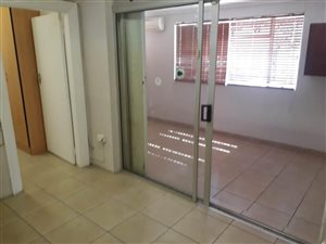 250 m² Commercial space in Overport