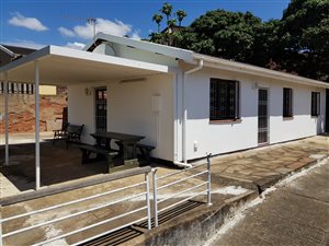 3 Bed House in Newlands West