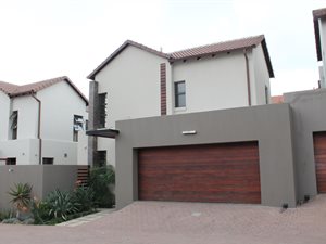 3 Bedroom Cluster in Menlo Park