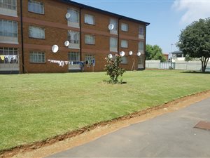 3 Bed Flat in Crown Gardens