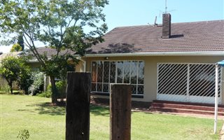 3 Bedroom House in Rowhill