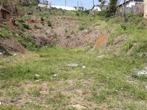 2100 m² Land available in Briardene
