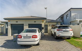 2 Bedroom House in Parklands