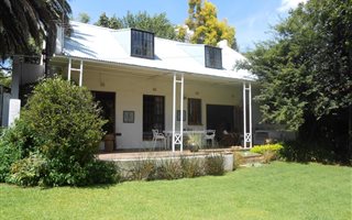 1 Bedroom House in Linden