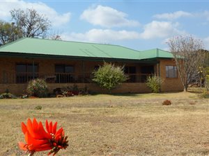 1.7 ha Farm in Hartbeesfontein