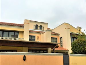 2 Bed Duplex in Bedford Gardens