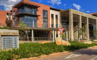 2250 m² Commercial space in Greenstone Hill