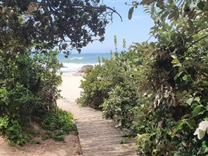 2 Bed Apartment in Palm Beach
