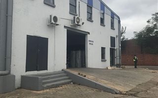 1670 m² Industrial space in Waltloo