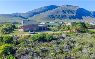 1397 m² Land available in Bettys Bay