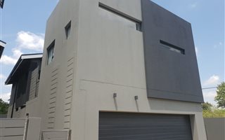 4 Bedroom House in Bryanston East