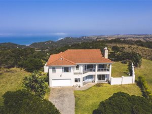 4 Bed House in Khamanga Bay