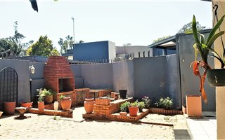 3 Bedroom Townhouse in Waterkloof Glen