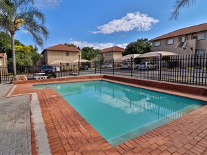 2 Bed Duplex in Die Hoewes